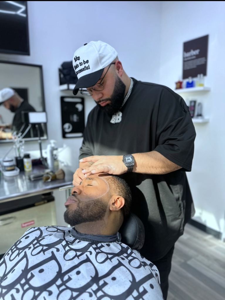 Sandro Cutting Detail